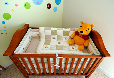 crib with bedding