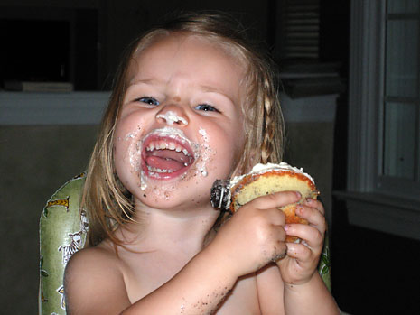 birthday-cupcake-time-frosting-face.jpg
