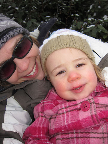 snow-m-with-mommy.jpg